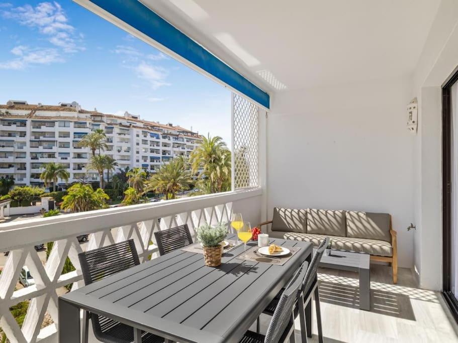 Apartment Stylish Sea View In Playas Del Duque