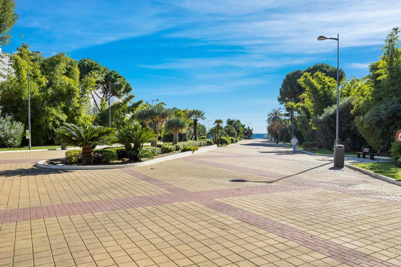 Apartment Stylish Sea View In Playas Del Duque *